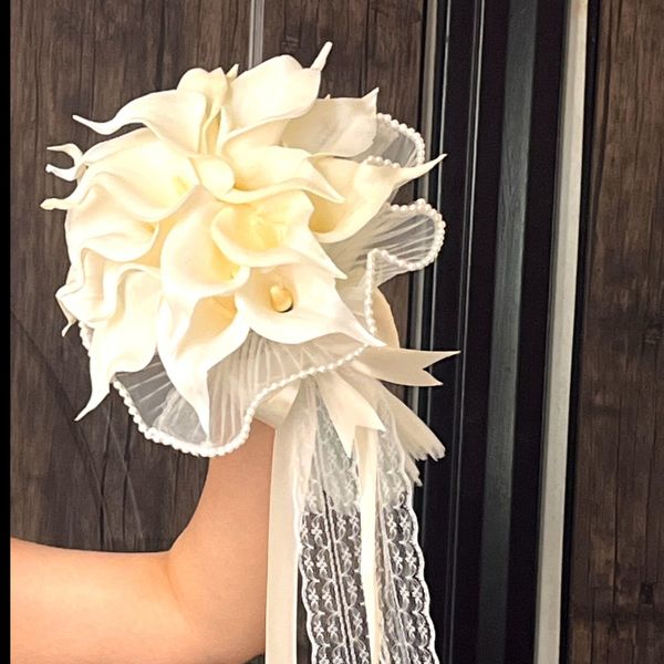 دسته گل شسپوری لمسی 20 شاخه با با تور پلیسه ای