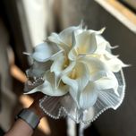 دسته گل شسپوری لمسی 20 شاخه با با تور پلیسه ای