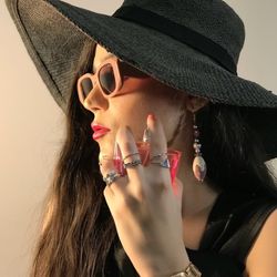 گوشواره سنتی مخمل کالباسی و استخونی