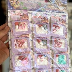 ناخن مصنوعی با چسب