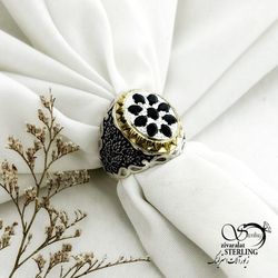 انگشتر کله برنجی نقره با یاقوت کبود کد 15179