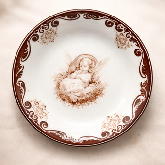 نلبکی چینی تقدیس گل یونا قهوه ای