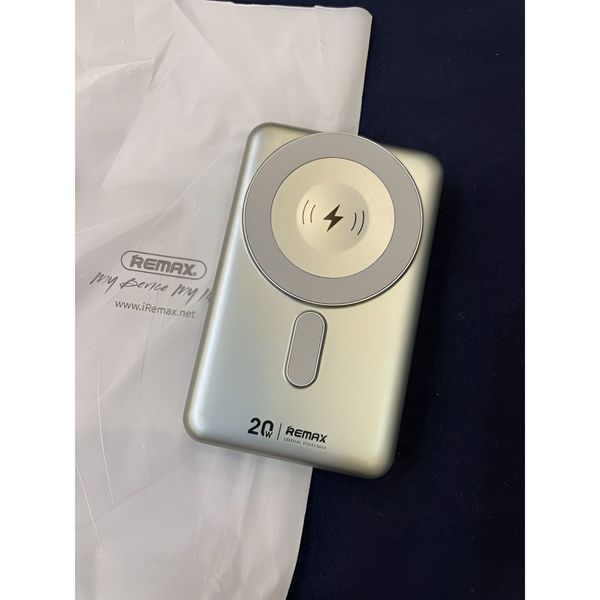 پاوربانک ریمکس مدل CX-2 ظرفیت 10000 میلیآمپر- قابلیت مگسیف وایرلس