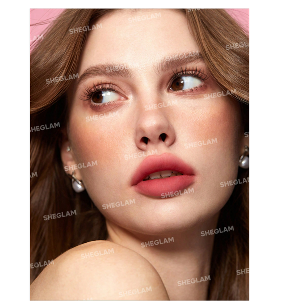 رژلب ضد آب و مات شیگلم SHEGLAM soft haze lip blur