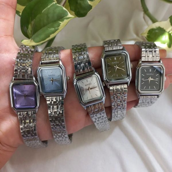 ساعت نایدو صفحه مستطیل