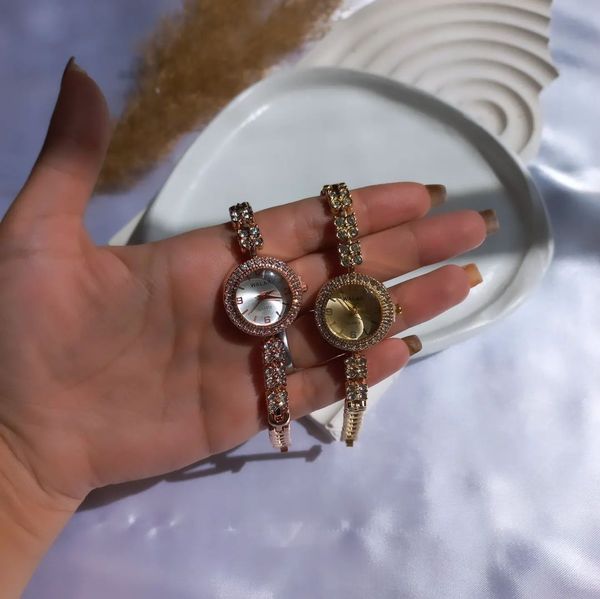 ساعت فول نگین صفحه گرد