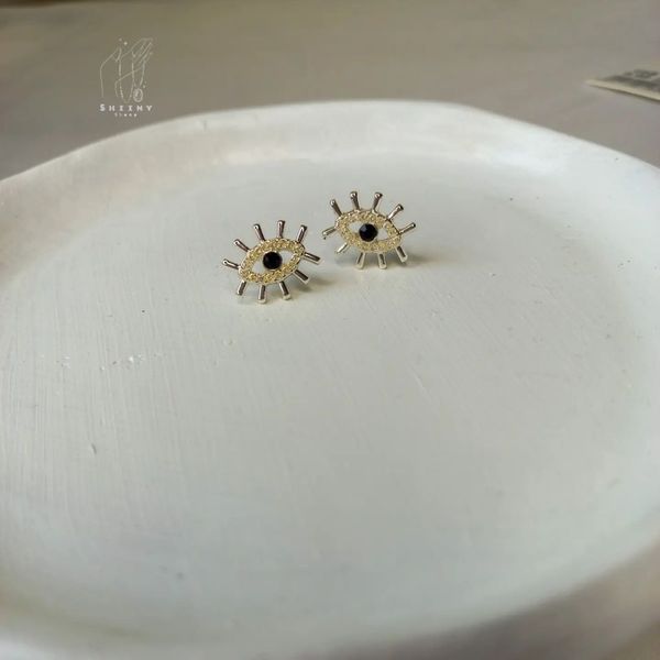 گوشواره چشم