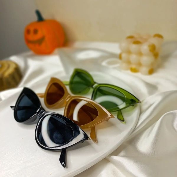 عینک گربه ای