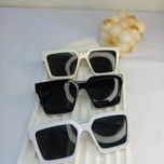 عینک فریم مربع بزرگ