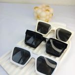 عینک فریم مربع بزرگ