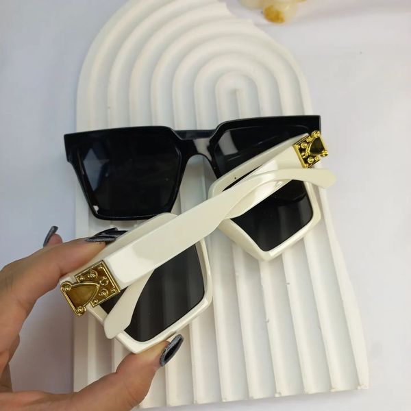 عینک فریم مربع بزرگ