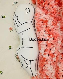 کوسن عروسکی مینیمال