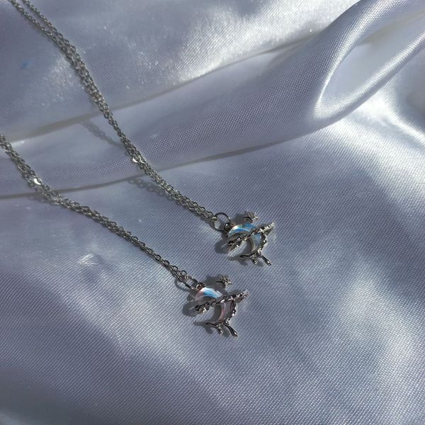 گردنبند ماه هلوگرامی