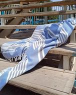 حوله حمام دستباف ریسما با طراحی سفارشی در دو رنگبندی آبی و قرمز - شماره 65/01