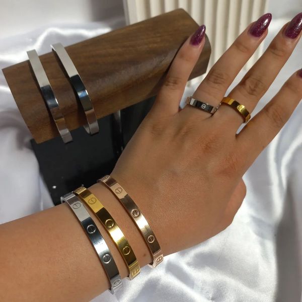 کلکسیون کارتیر و ایینه ای