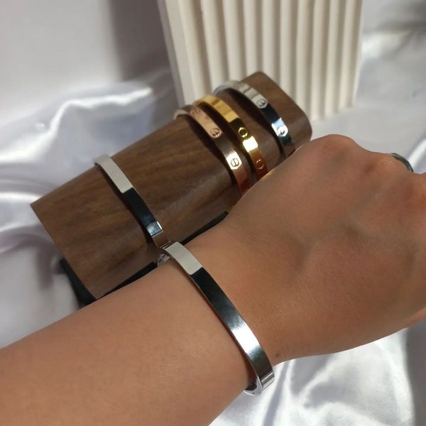 کلکسیون کارتیر و ایینه ای