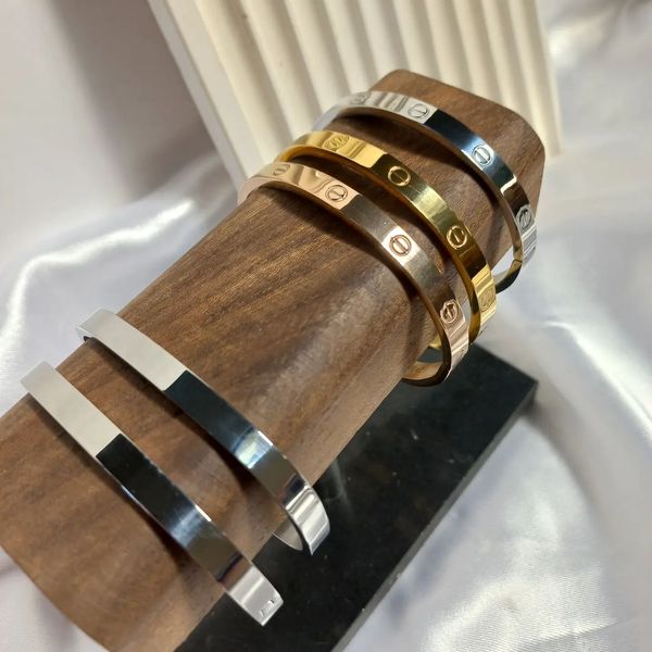 کلکسیون کارتیر و ایینه ای