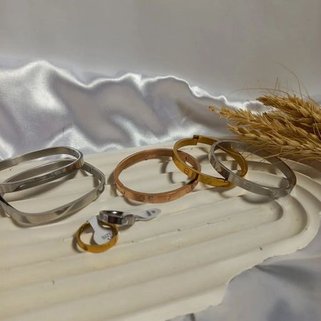 کلکسیون کارتیر و ایینه ای