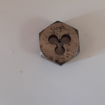 حدیده M4.5 4.5 * 0.5 mm در گام 0.5 میلیمتر  GOLIACH DIE NUT HSS