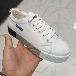 کفش سفید کد 10