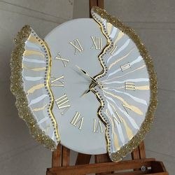 ساعت دیواری رزینی طرح سلین نگینی