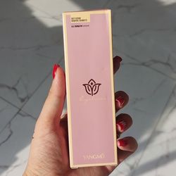 🍓 خط چشم  ضد آب ماژیکی یانمگی ( استخری)

🪩 سر خط چشم ظریف
🪩