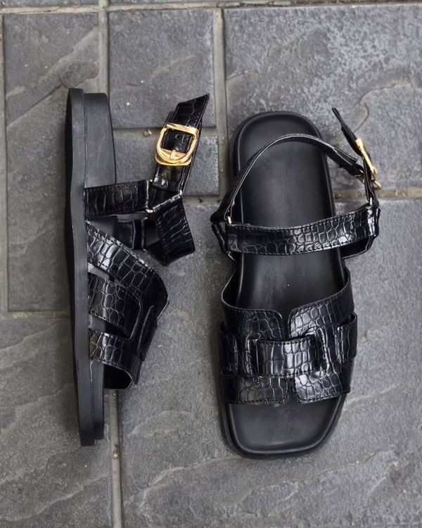 🦋صندل الی 🩶