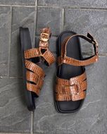 🦋صندل الی 🩶