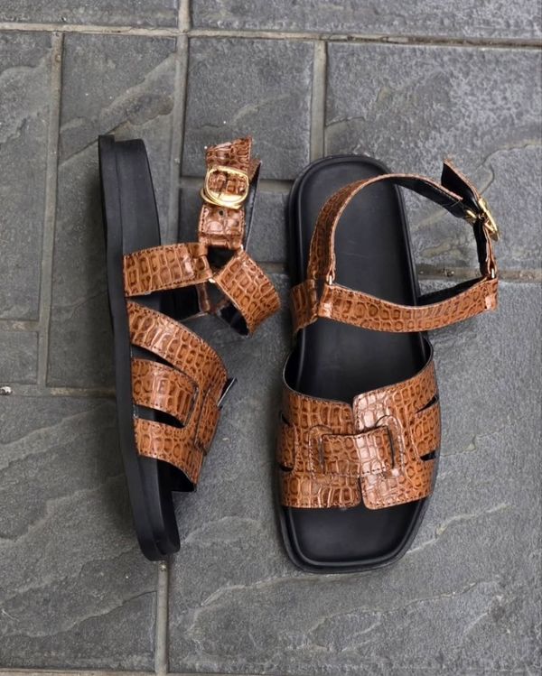 🦋صندل الی 🩶