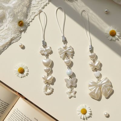 آویز موبایل صدفی سفید(فونچارم)