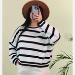 پلیور بافت راه راه زنانه یقه گرد (در دو رنگ سفید مشکی و زرشکی)