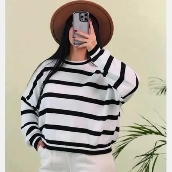 پلیور بافت راه راه زنانه یقه گرد (در دو رنگ سفید مشکی و زرشکی)