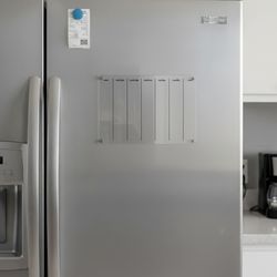 وایت‌برد شیشه‌ای داچوب مدل برنامه ریزی آهنربایی کد 14 سایز 30x20 سانتی‌متر