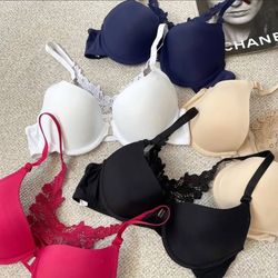 سوتین اسفنجی جلوبازشو فنردار