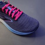 Brooks Hyperion pink