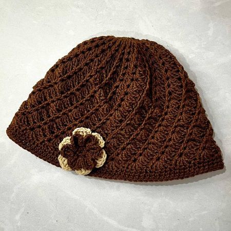 کلاه بافت قهوه ای گل دار