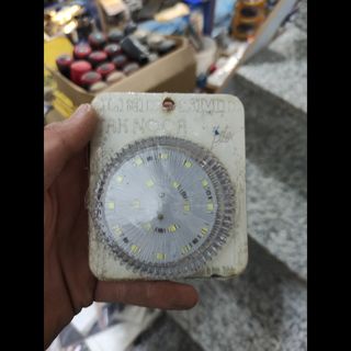 لامپ سقفی پیکان