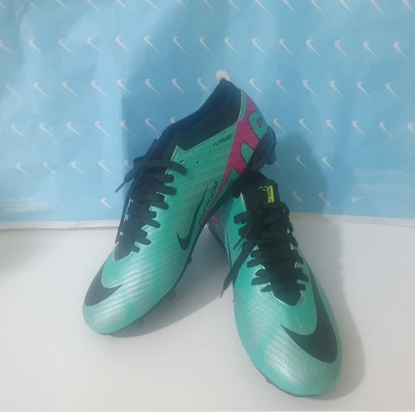 کفش فوتبال نایک