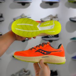 16_کتونی saucony