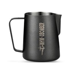 پیچر شیر استیل 600 میلی‌لیتری بمبر MHW‑3BOMBER ورژن 3 مدل Sharp Spout – پیچر حرفه‌ای لاته آرت