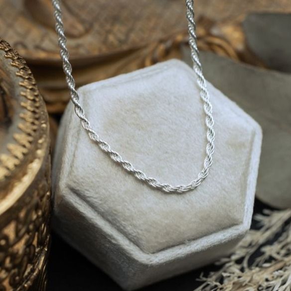 گردنبند و دستبند طنابی