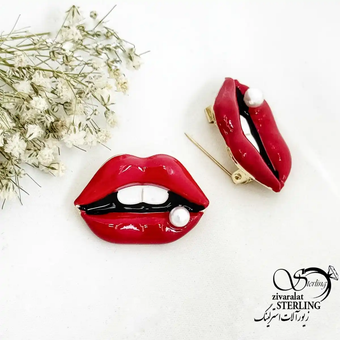 سنجاق سینه طرح لب مرواریدی کد 20126