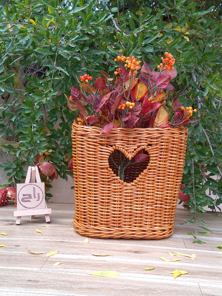 گلدان قلبی حصیری استودیو راح