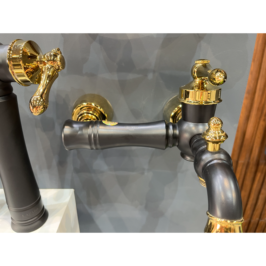 شیر حمام مدل لئو برند لازارو رنگ مشکی طلایی 5 سال گارانتی تعویض