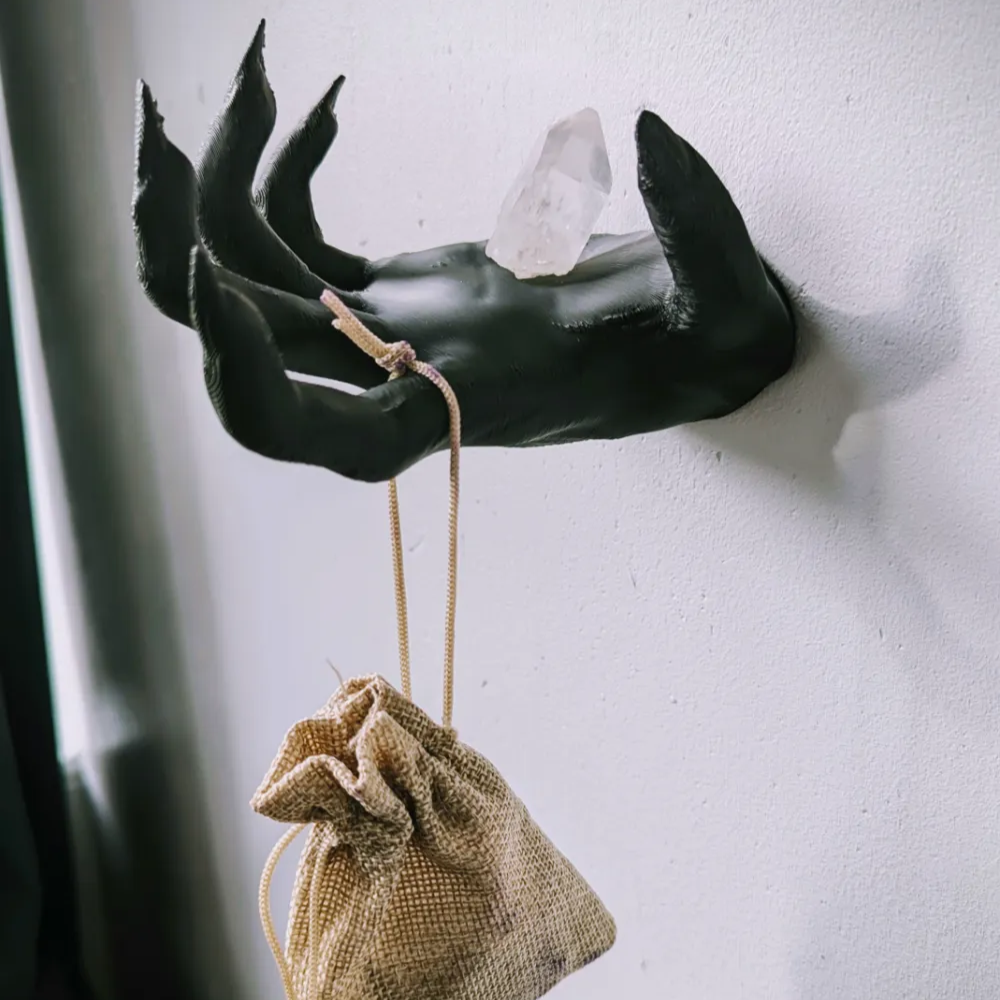 دست جادوگر دیواری (Witch Hand Wall Hanger)