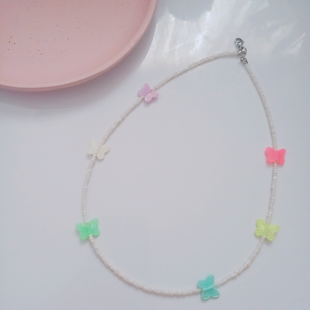 گردنبند پروانه پاستیلی