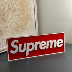 دکوری طرح Supreme logo