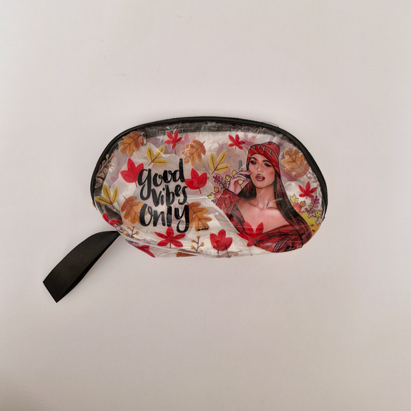 کیف آرایش دختر پائیزی