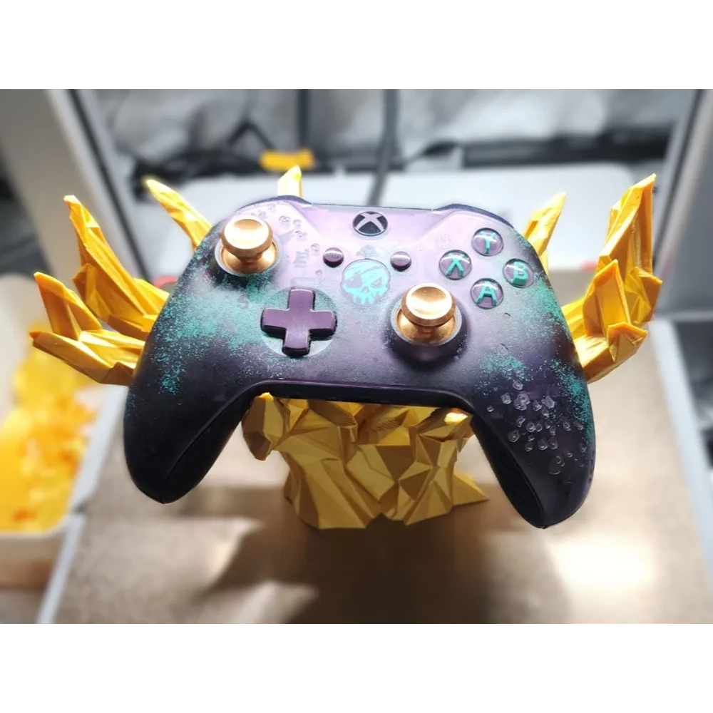 استند دسته بازی طرح Chiral Crystal