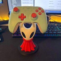 استند دسته بازی Xbox, PS5 طرح Hollow Knight: Silksong | پایه نگهدارنده دسته پلی استیشن طرح Silksong